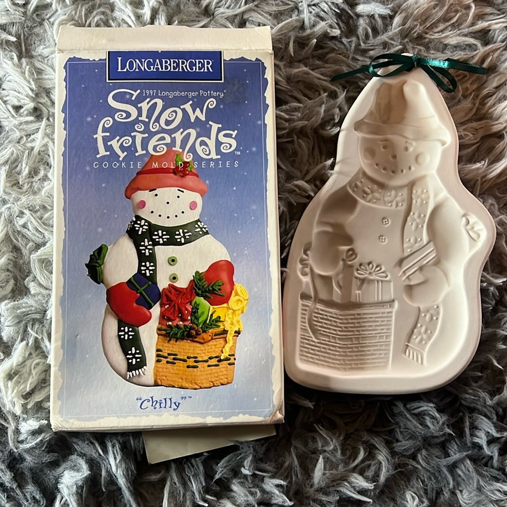 1997 Longaberger Pottery Snow Friends Cookie Mold Series “Chilly” With Box